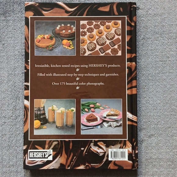 Hershey's Chocolate Lover's Cookbook, 1993, 175+ Recipes, Desserts Holid… - Picture 3 of 13